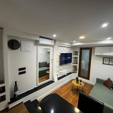 Deluxe Urban - Div Apartman Mostar